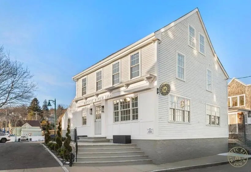ホテル Light House Suite 202 At Captains Row Downtown