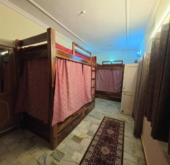 ユースホステル Kamakhya House