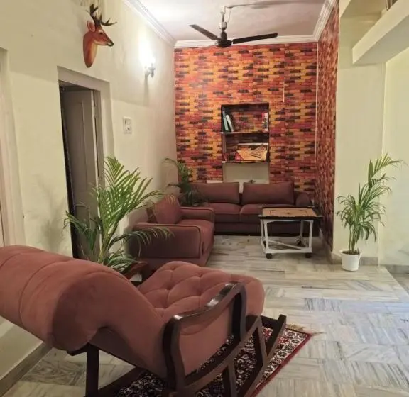 ユースホステル Kamakhya House