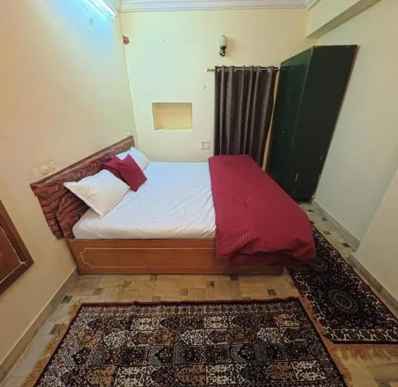 ユースホステル Kamakhya House