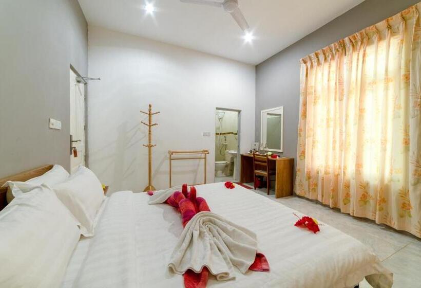 هتل Koimala Beach Ukulhas