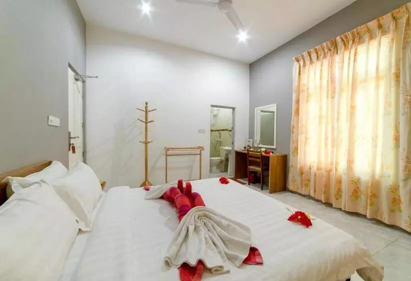 هتل Koimala Beach Ukulhas