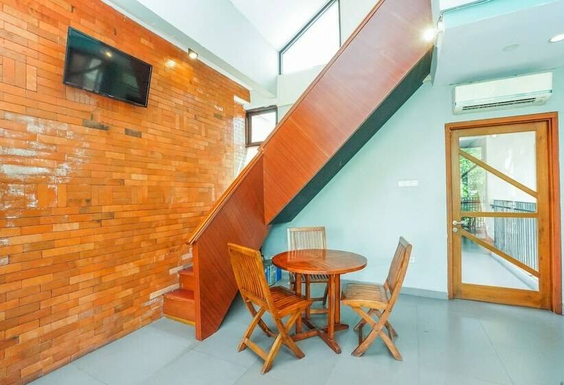 Hotel Oyo 316 Umada Beds & Lounge Syariah