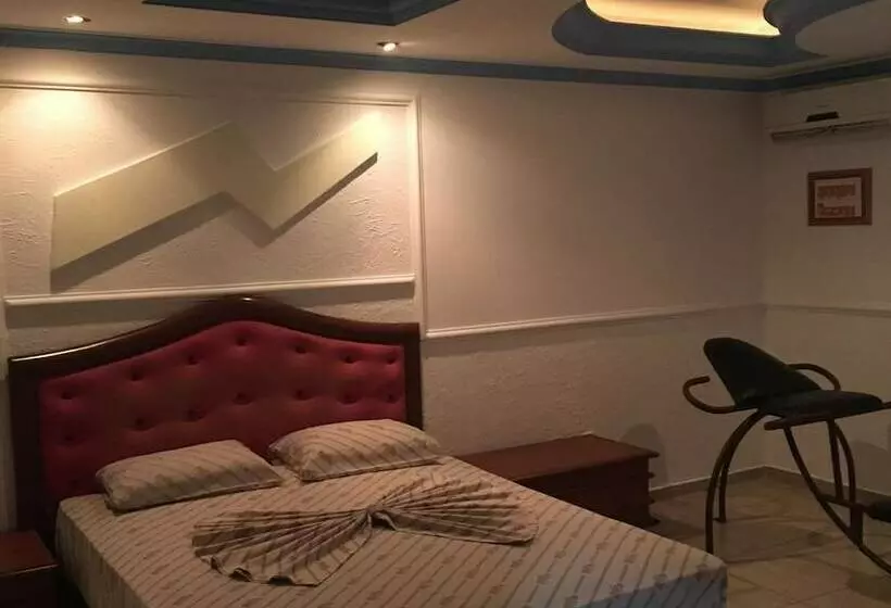 Stilus Hotel   Adults Only