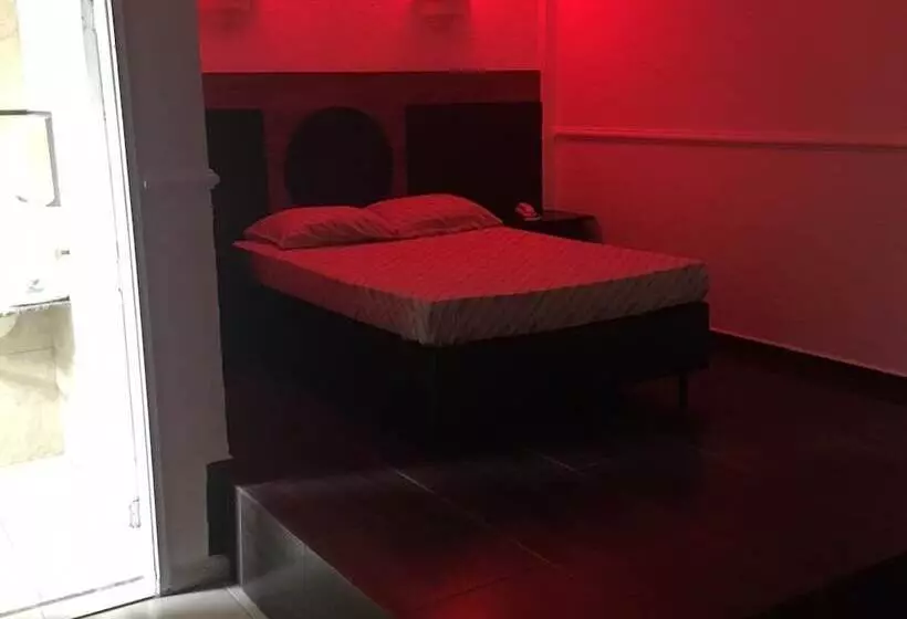 Stilus Hotel   Adults Only