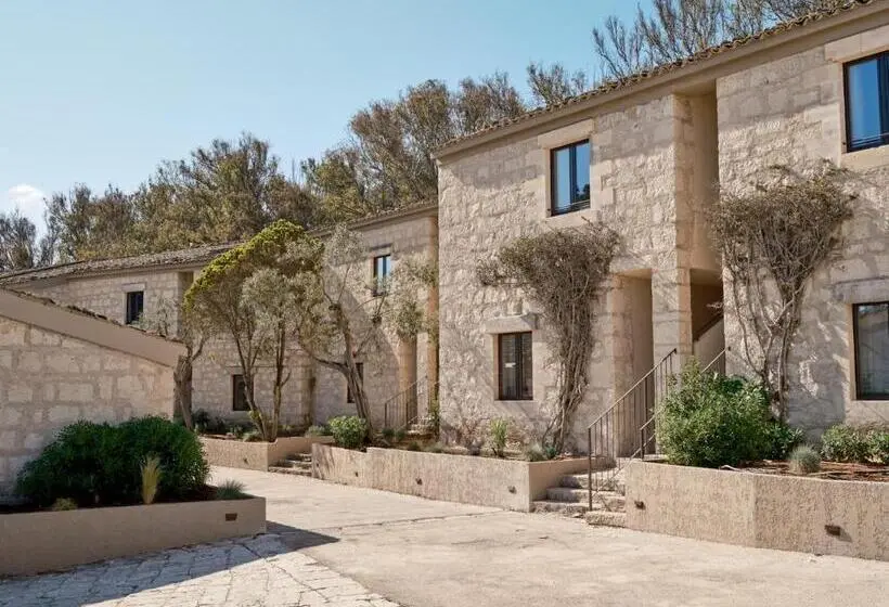 リゾートホテル Mangia's Costa Ragusa Borgo