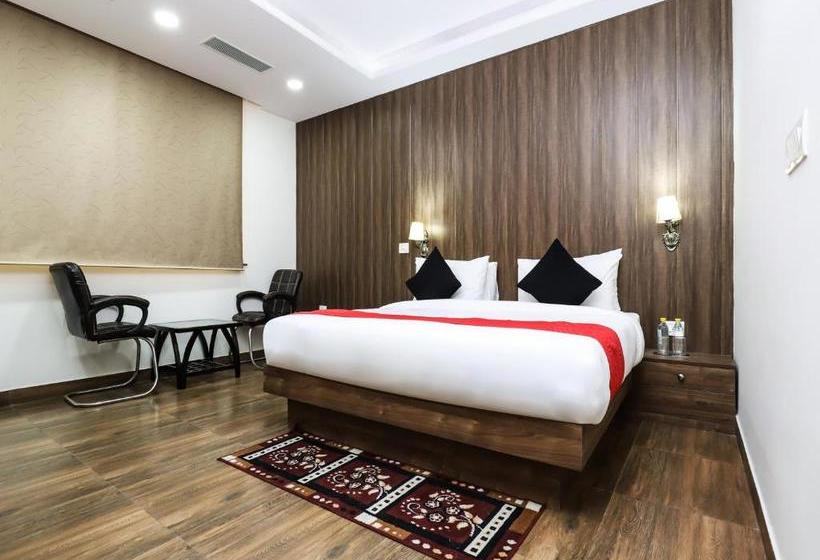 בית מלון כפרי Collection O 30049 Beta Plaza