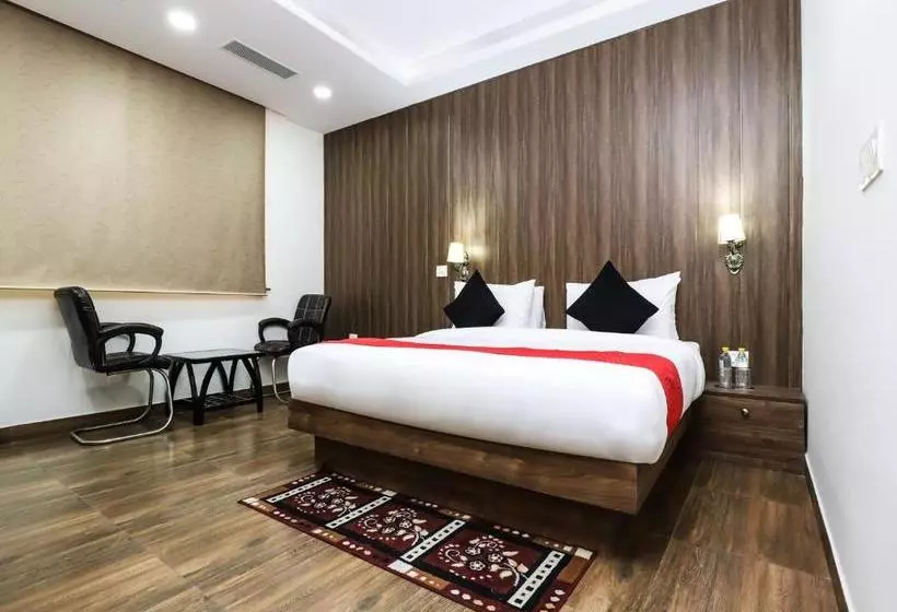 Hotelli Collection O 30049 Beta Plaza