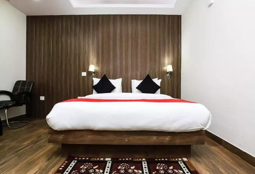 Hotelli Collection O 30049 Beta Plaza