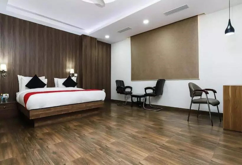 Hotelli Collection O 30049 Beta Plaza