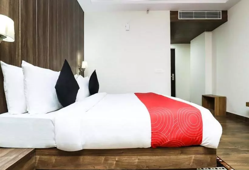 Hotelli Collection O 30049 Beta Plaza