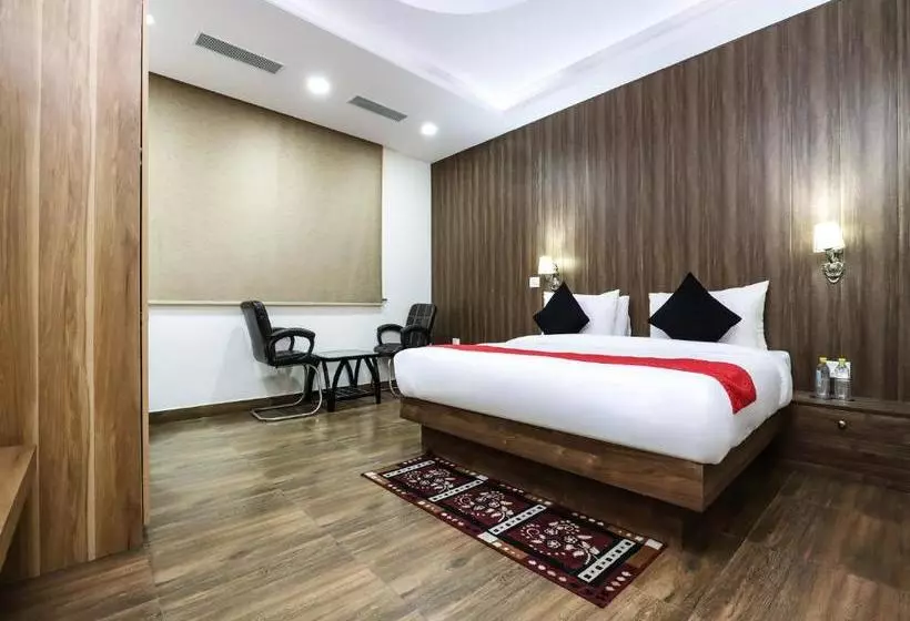 Hotelli Collection O 30049 Beta Plaza