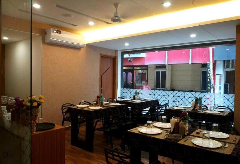 酒店 Grand Elegant