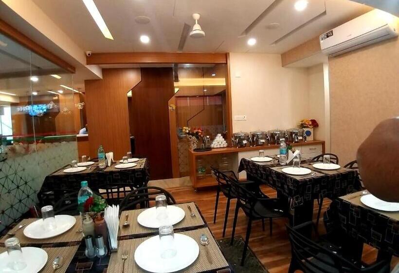 酒店 Grand Elegant