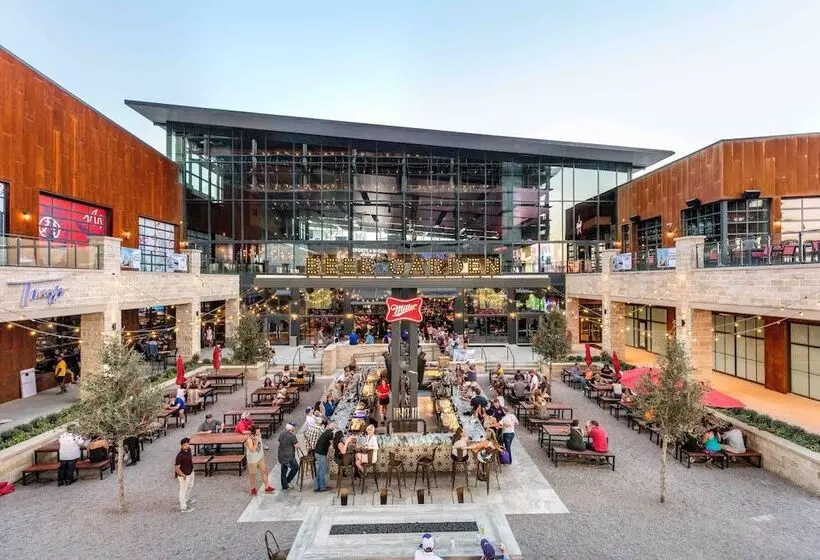 ホテル Live! By Loews  Arlington Tx