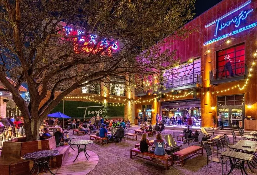 ホテル Live! By Loews  Arlington Tx