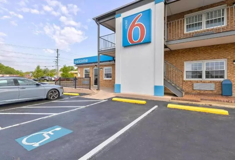 Motel 6falls Church, Va  Arlington Boulevard