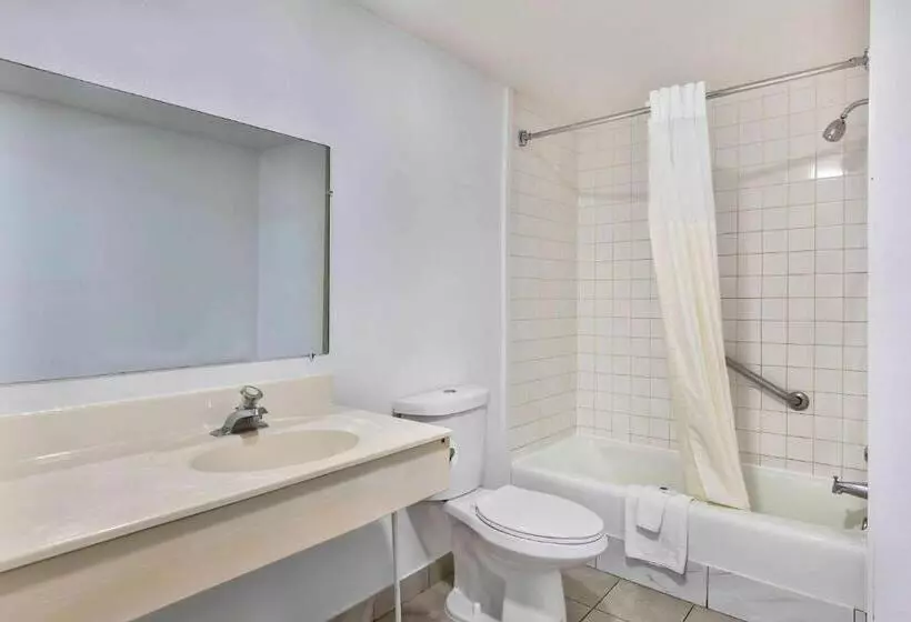 Motel 6falls Church, Va  Arlington Boulevard