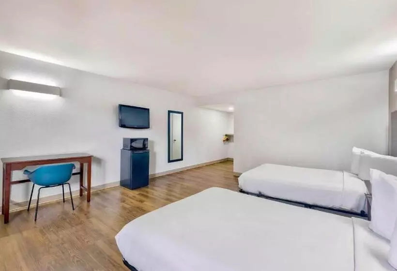 Motel 6falls Church, Va  Arlington Boulevard