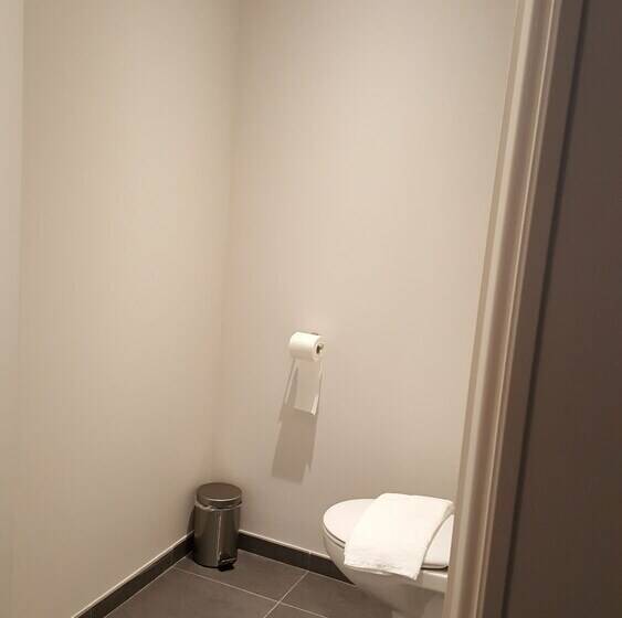 هتل Chez Jacqueline