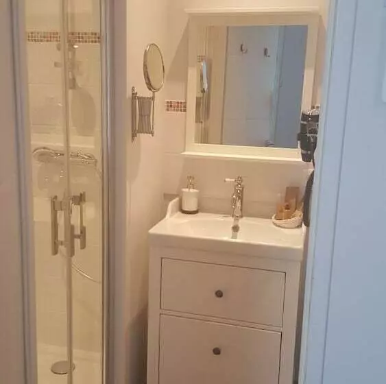 Hotelli Chez Jacqueline