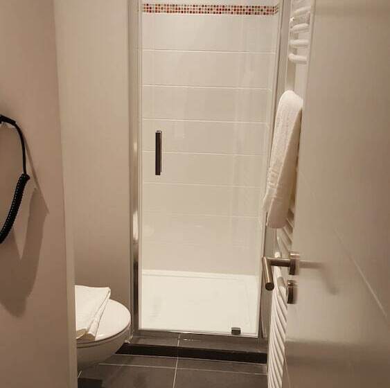 هتل Chez Jacqueline