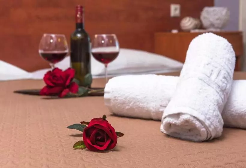 Hotelli Onar Corfu Aparts & Studios