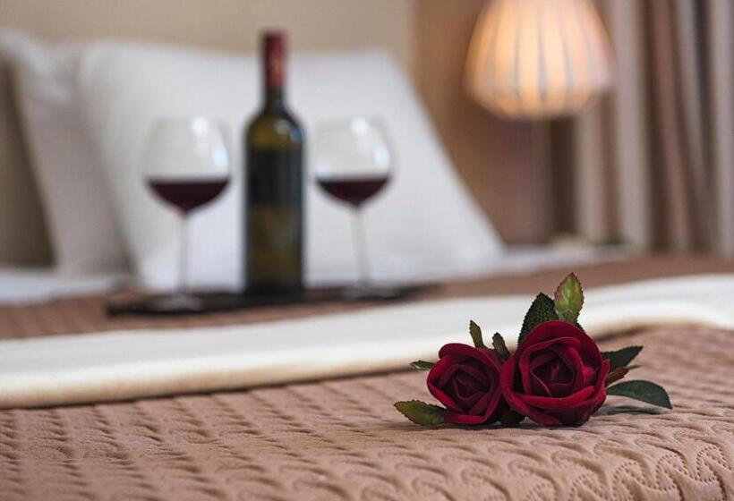 فندق Onar Corfu Aparts & Studios