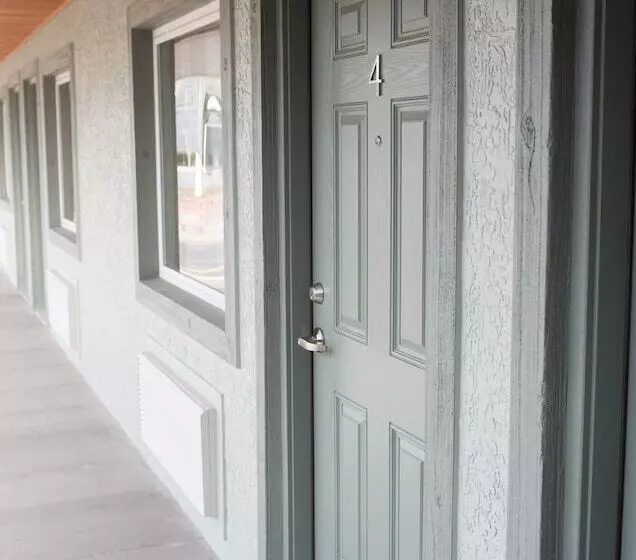 Motelli The Gator Den