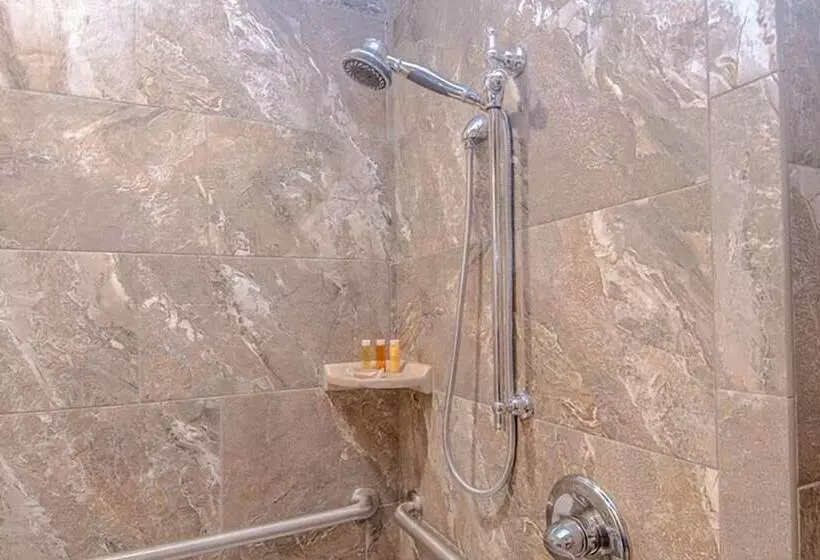 Motelli The Gator Den