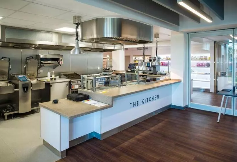 ホテル Elite Athlete Centre And