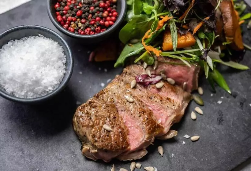 ホテル Elite Athlete Centre And