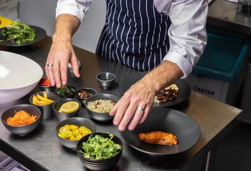 فندق Elite Athlete Centre And