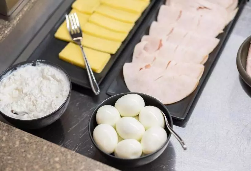 ホテル Elite Athlete Centre And