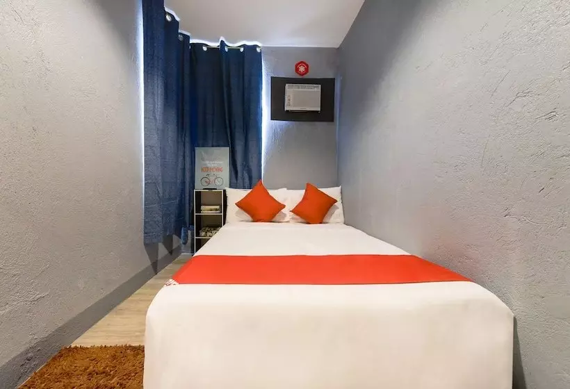ホテル Oyo 112 Majesty Suites