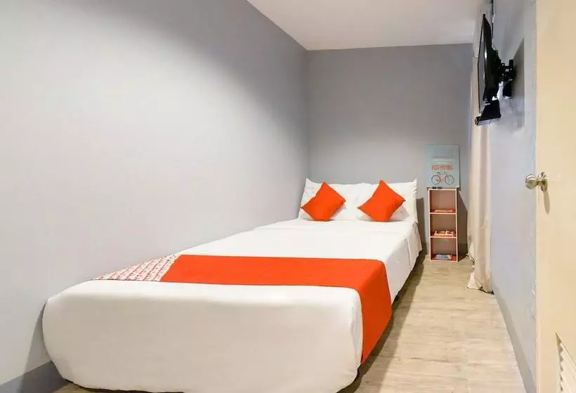 ホテル Oyo 112 Majesty Suites