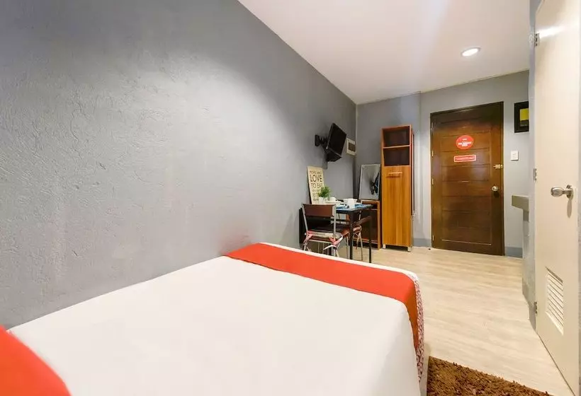 ホテル Oyo 112 Majesty Suites