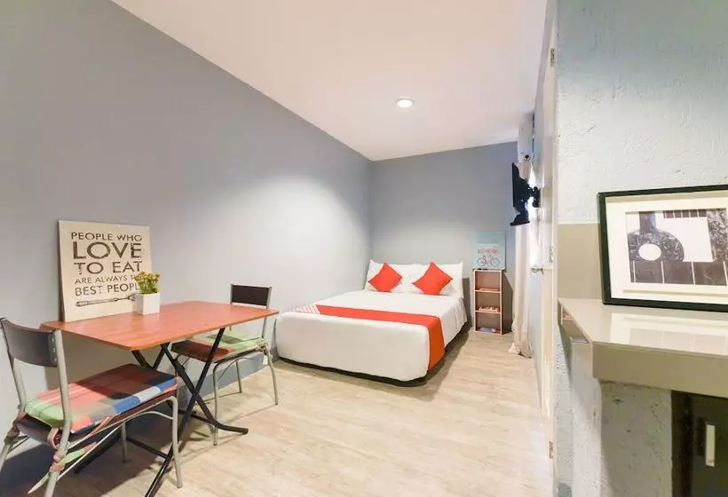 ホテル Oyo 112 Majesty Suites