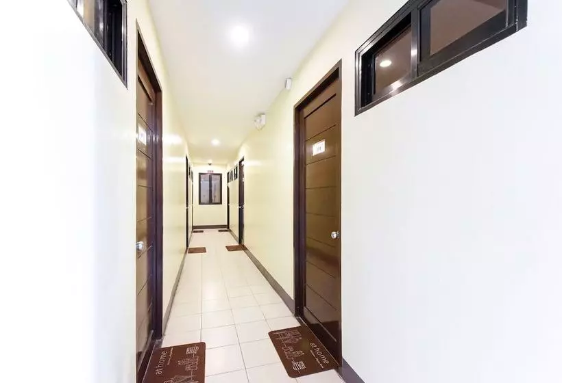 ホテル Oyo 112 Majesty Suites