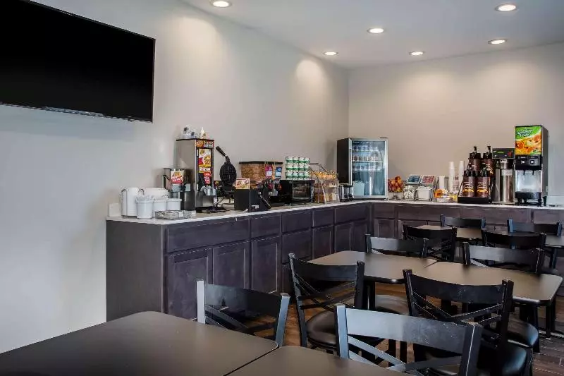 Hotelli Super 8 By Wyndham St. Louis North