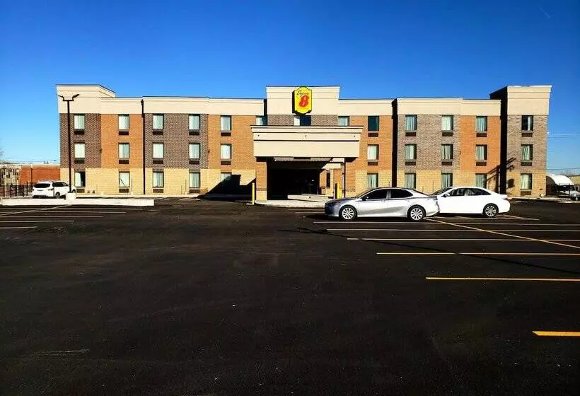 Hotelli Super 8 By Wyndham St. Louis North