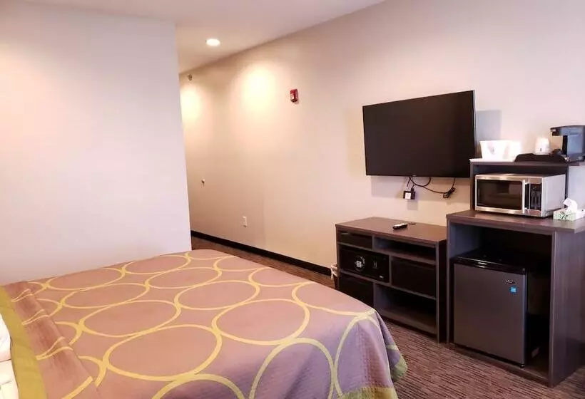 Hotelli Super 8 By Wyndham St. Louis North