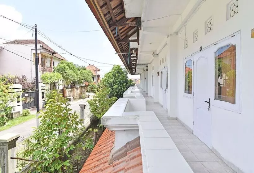 ペンション Reddoorz @ Jalan Gatot Subroto Denpasar