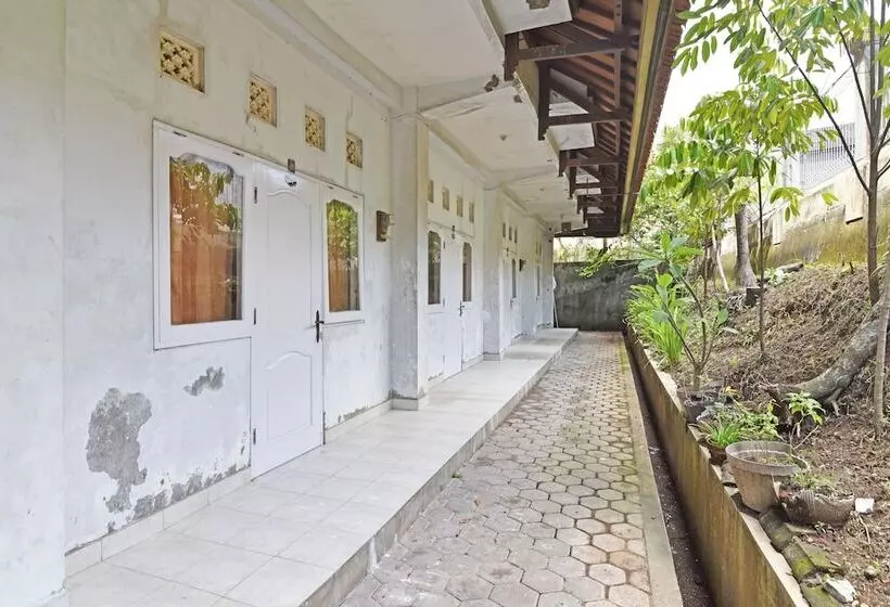 ペンション Reddoorz @ Jalan Gatot Subroto Denpasar