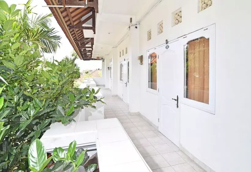 ペンション Reddoorz @ Jalan Gatot Subroto Denpasar