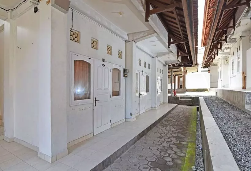 ペンション Reddoorz @ Jalan Gatot Subroto Denpasar