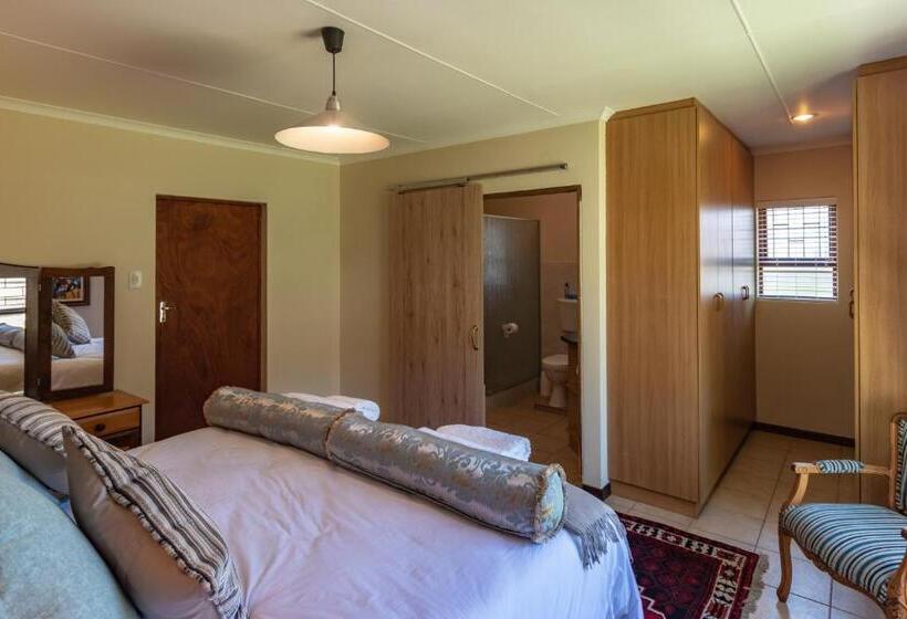 פנסיון Antiqua Guest House