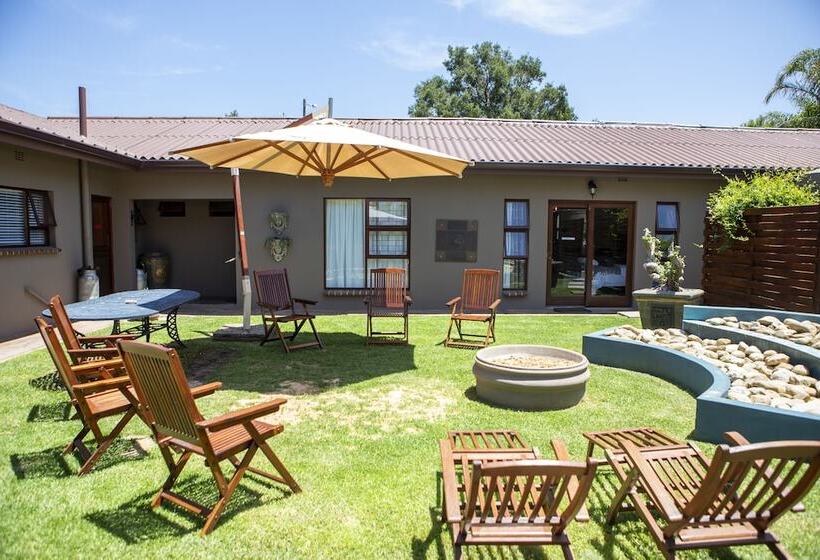 פנסיון Antiqua Guest House