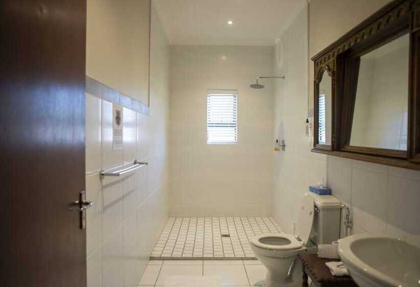 פנסיון Antiqua Guest House