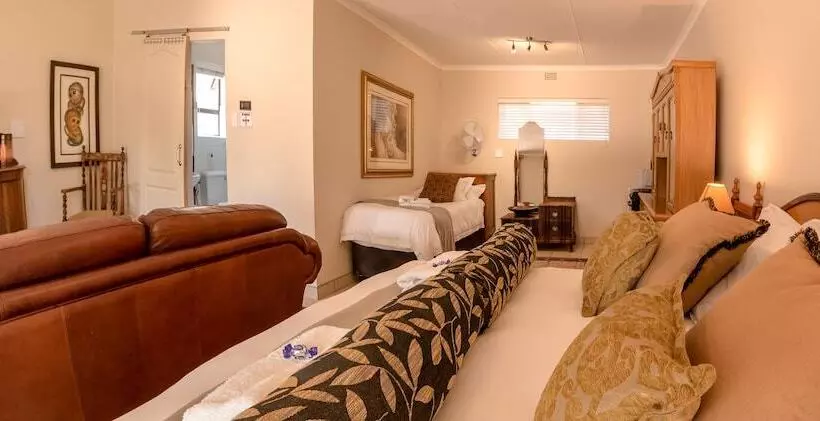 ペンション Antiqua Guest House